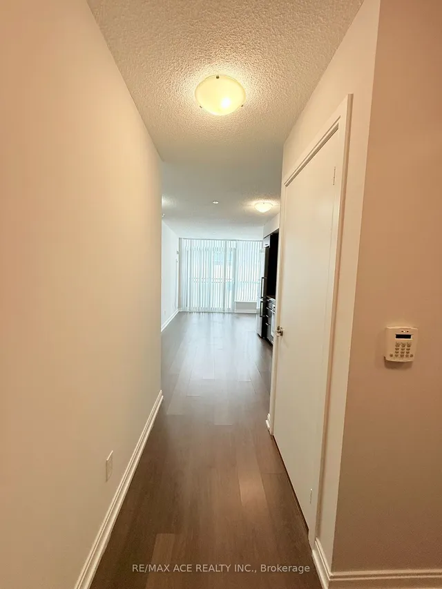 Additional image 4 of 255 Village Green Sq Unit 409