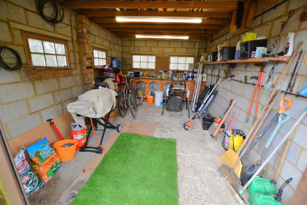 Additional image 54 of Woodside Green, Will Hill, Essendon