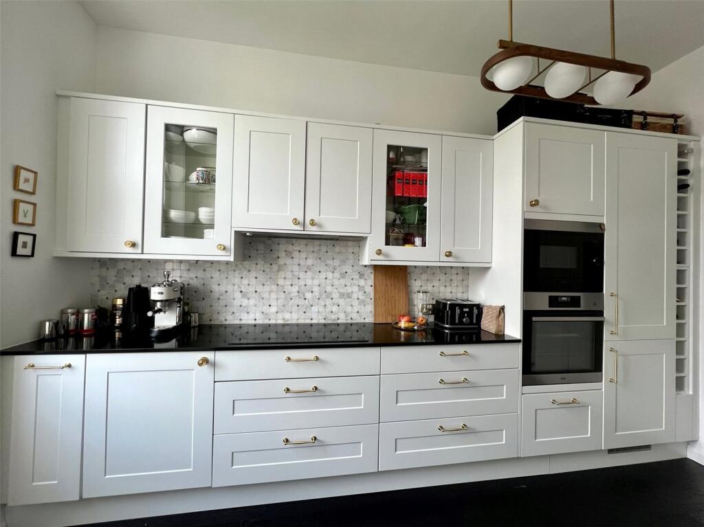 Additional image 5 of Devonshire Place, Eastbourne, BN21