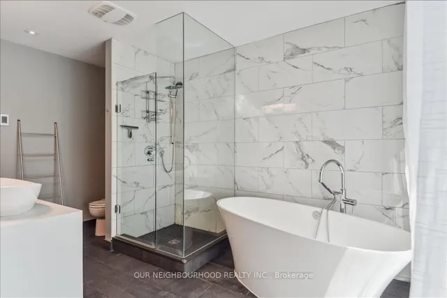 Additional image 36 of 69 Longboat Ave