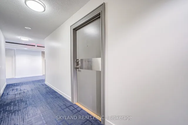 Additional image 3 of 19 Singer Crt Unit 1618