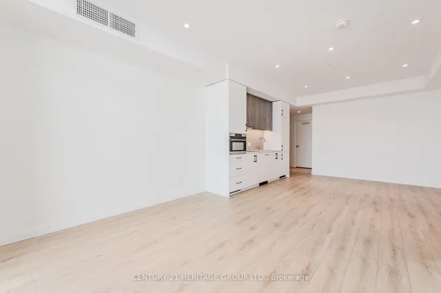 Additional image 19 of 741 King St Unit 703