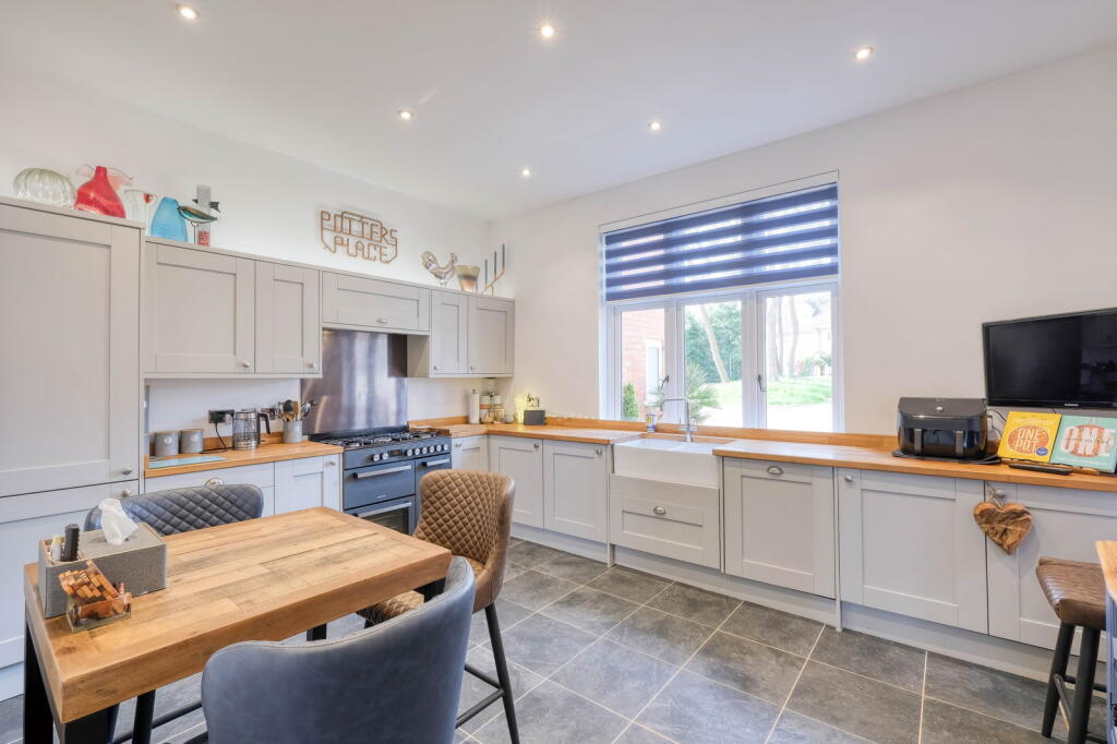 Additional image 3 of Torrs Close, Southcrest, Redditch B97 4JR