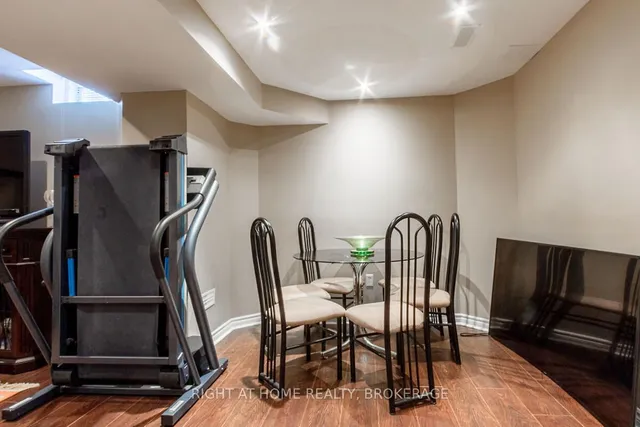 Additional image 39 of 34 Penbridge Circ