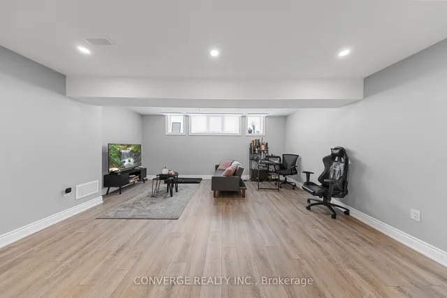 Additional image 37 of 9 Islington Dr