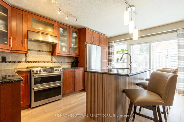 Additional image 9 of 1373 Harmsworth Sq