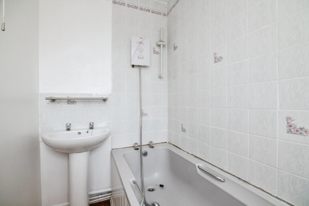 Additional image 10 of oldbury, Oldbury, B69