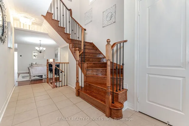 Additional image 19 of 19 Snapdragon Sq