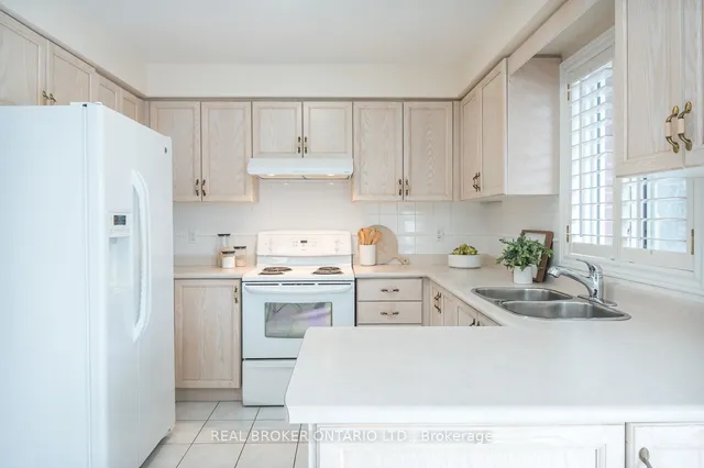 Additional image 19 of 36 Red Maple Lane