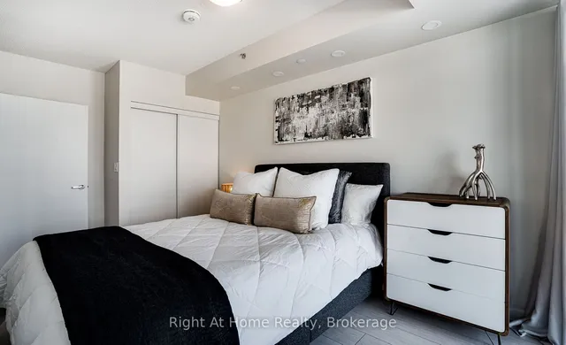 Additional image 16 of 3210 Dakota Common Unit A613