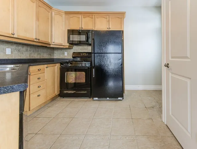 Additional image 7 of 555 King St Unit 202