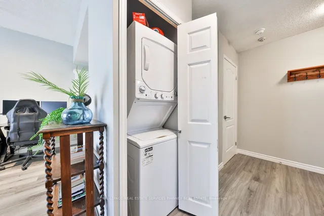 Additional image 19 of 4198 Dundas St Unit 102