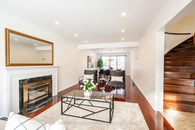 Additional image 6 of 2049 Country Club Dr