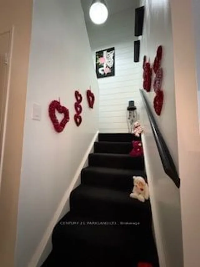 Additional image 4 of 4060 Lawrence Ave Unit 111