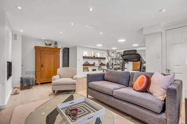 Additional image 32 of 32 Southlea Ave