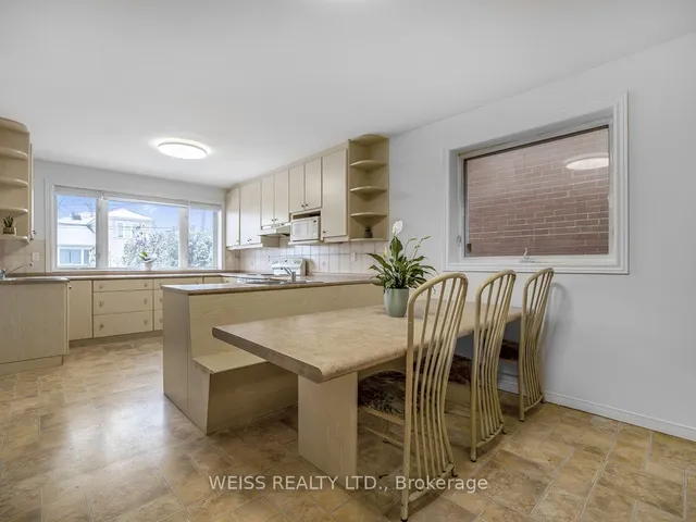 Additional image 11 of 98 Frontenac Ave