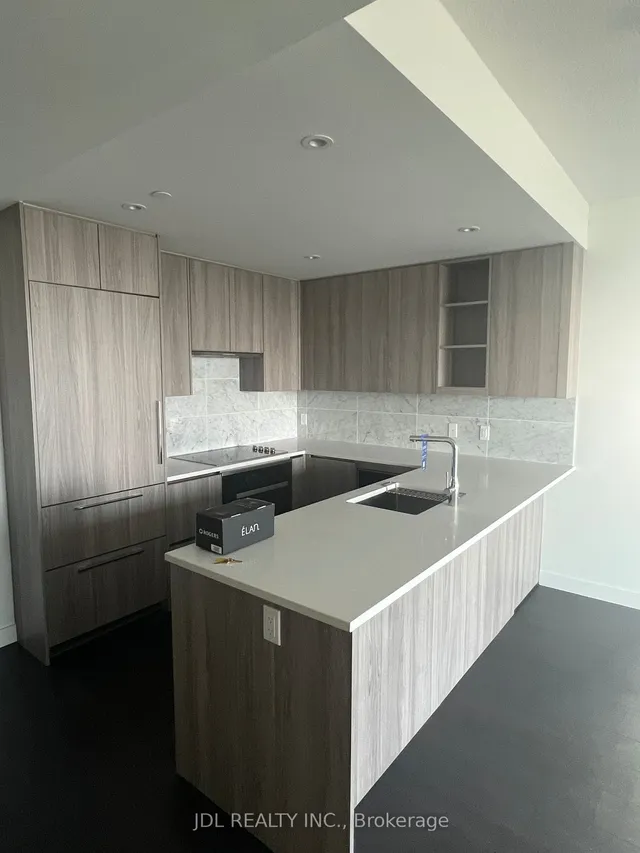 Additional image 3 of 95 Mcmahon Dr Unit 3102