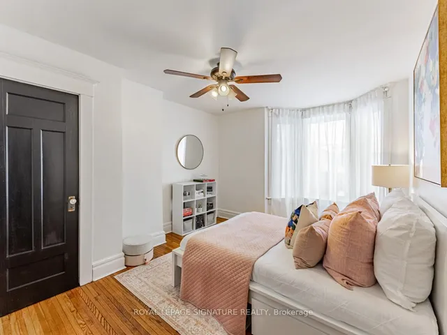 Additional image 35 of 41 Thyra Ave