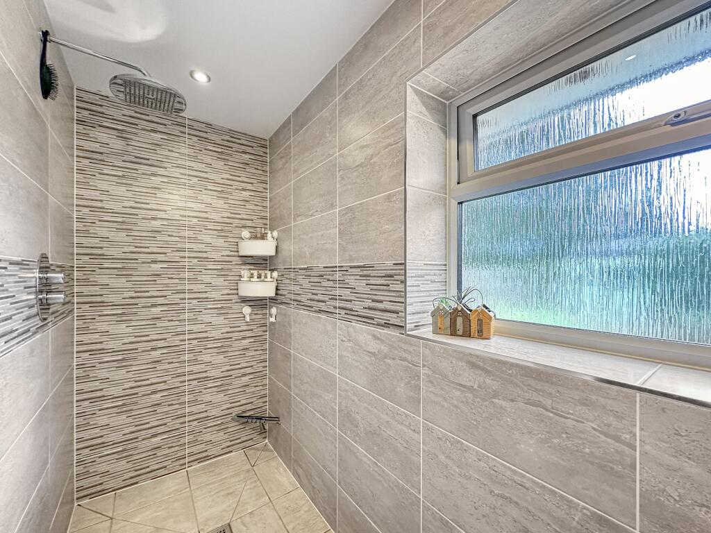 Additional image 10 of Elmwood Way, Highcliffe, Dorset. BH23 5DL