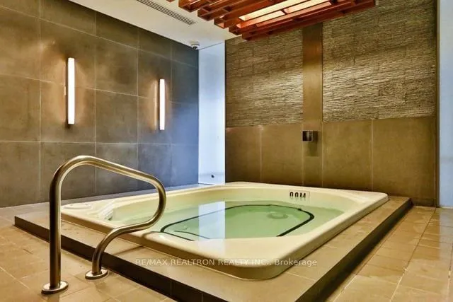 Additional image 10 of 300 Front St Unit 907