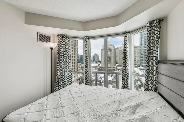 Additional image 20 of 11 Lee Centre Dr Unit 1002