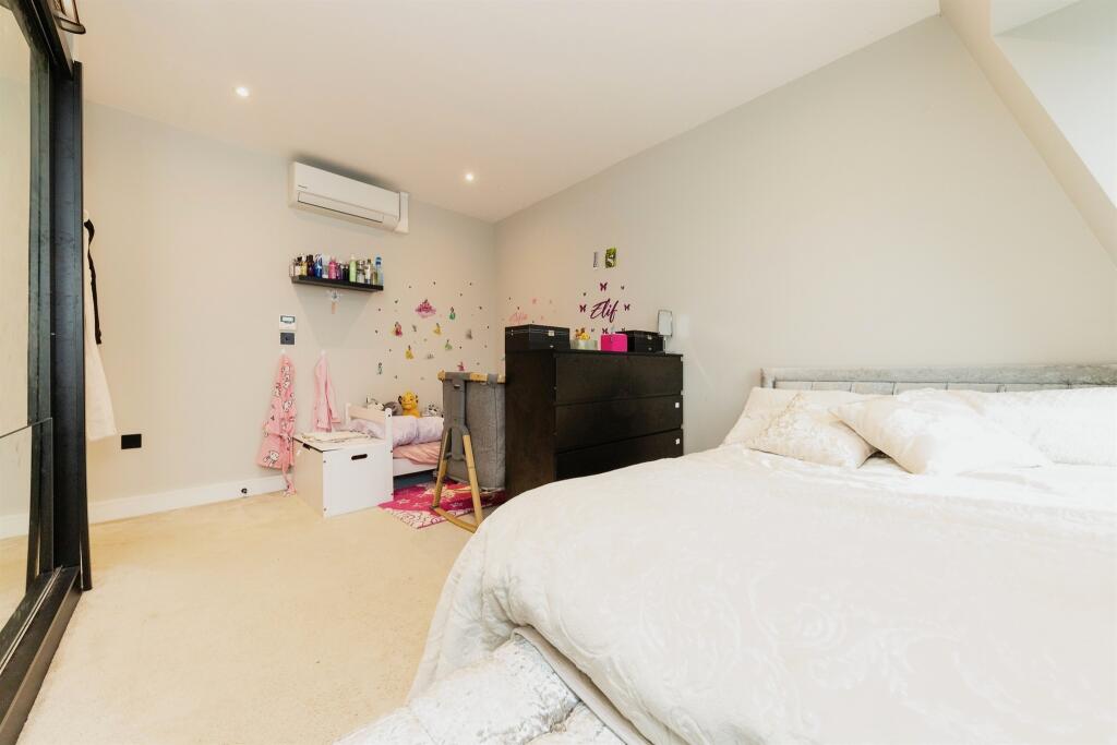 Additional image 12 of Parkway, Welwyn Garden City