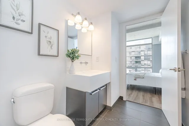 Additional image 25 of 55 Stewart St Unit 823