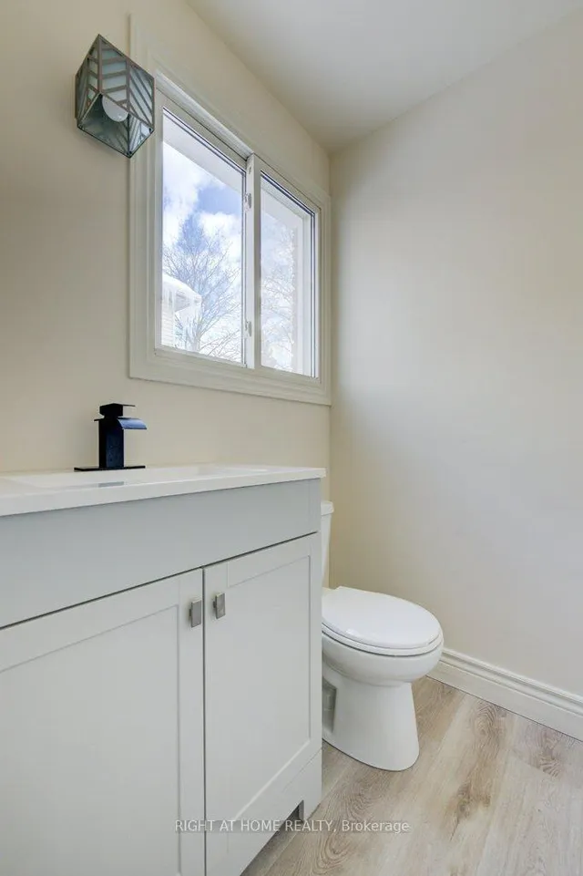 Additional image 11 of 144 Mooregate Cres