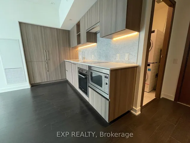 17 Bathurst St Unit 3103 photo 3