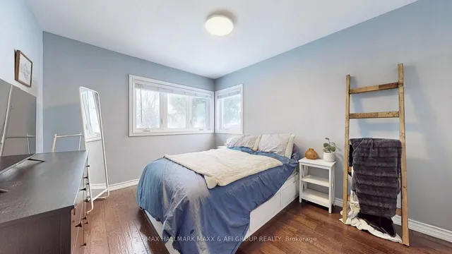 Additional image 21 of 1007 Earl Cres