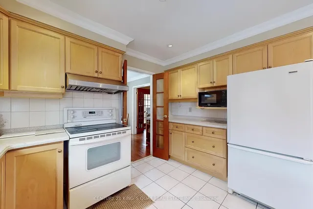 Additional image 14 of 37 Carl Cres