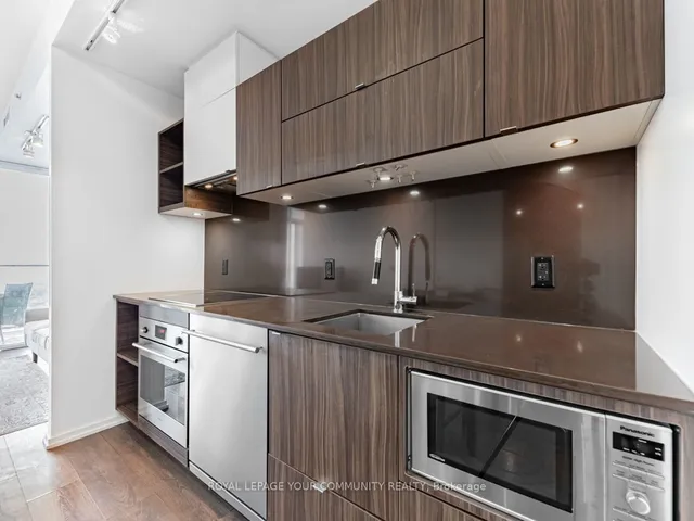 Additional image 12 of 125 Peter St Unit 1604