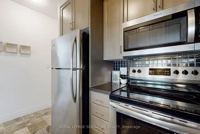 Additional image 17 of 70 Alexander St Unit 1004