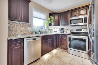 Additional image 2 of 10 Root Close