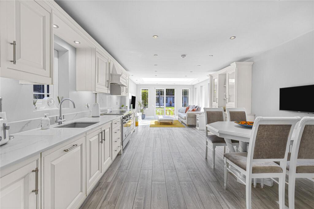 Additional image 7 of Pine Grove, Brookmans Park, Herts, AL9