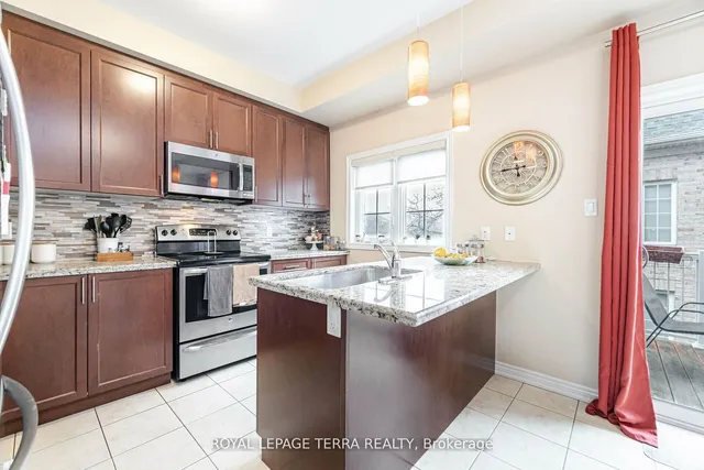 Additional image 18 of 2220 Queensway Dr Unit 2