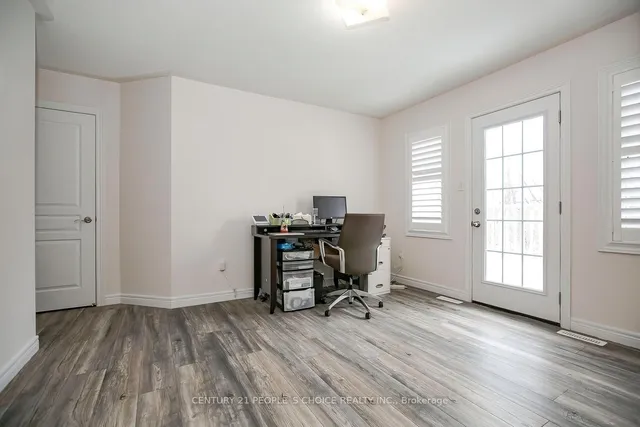 Additional image 34 of 47 Timbercove Rd