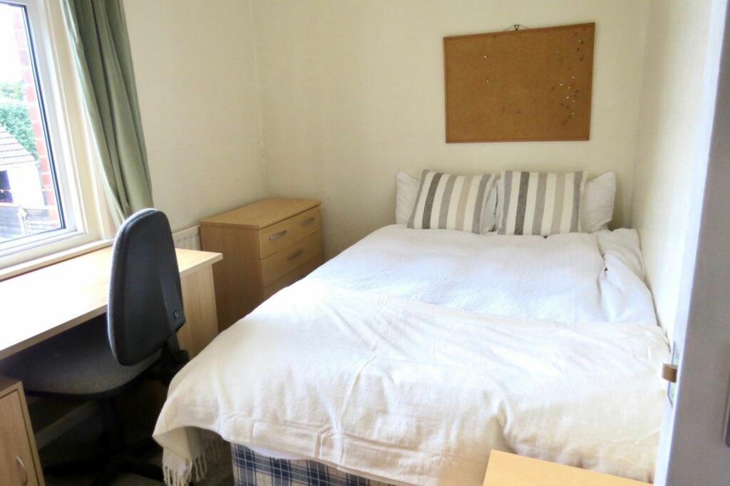 Additional image 10 of STUDENT FIVE DOUBLE BEDROOMS, WINTON
