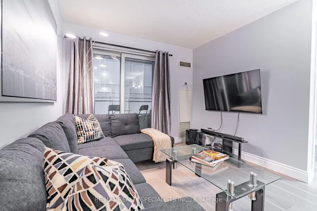 Additional image 16 of 250 Wellington St Unit 428