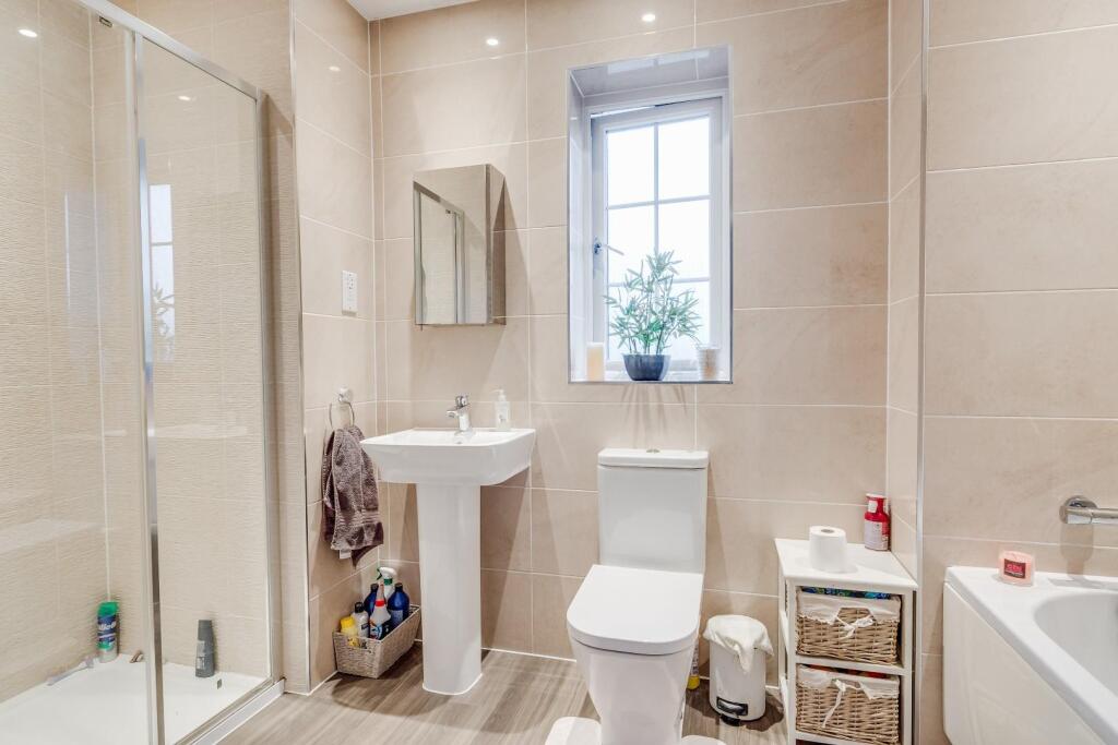 Additional image 11 of Family home in Yatton's popular Chestnut Park