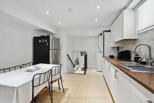 Additional image 36 of 34 Salisbury Circ