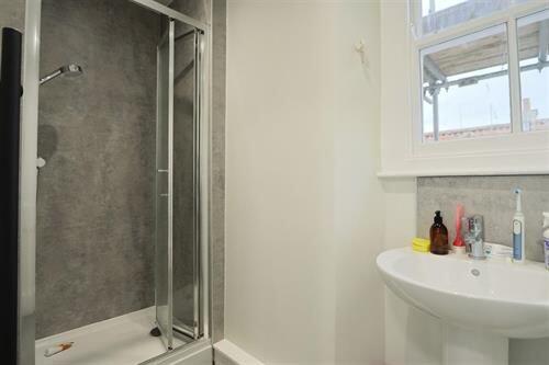 Additional image 9 of Room, Queen Square