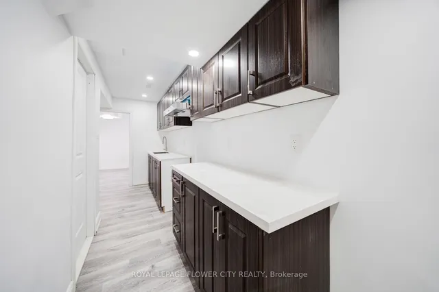 Additional image 37 of 1 Bayridge Dr