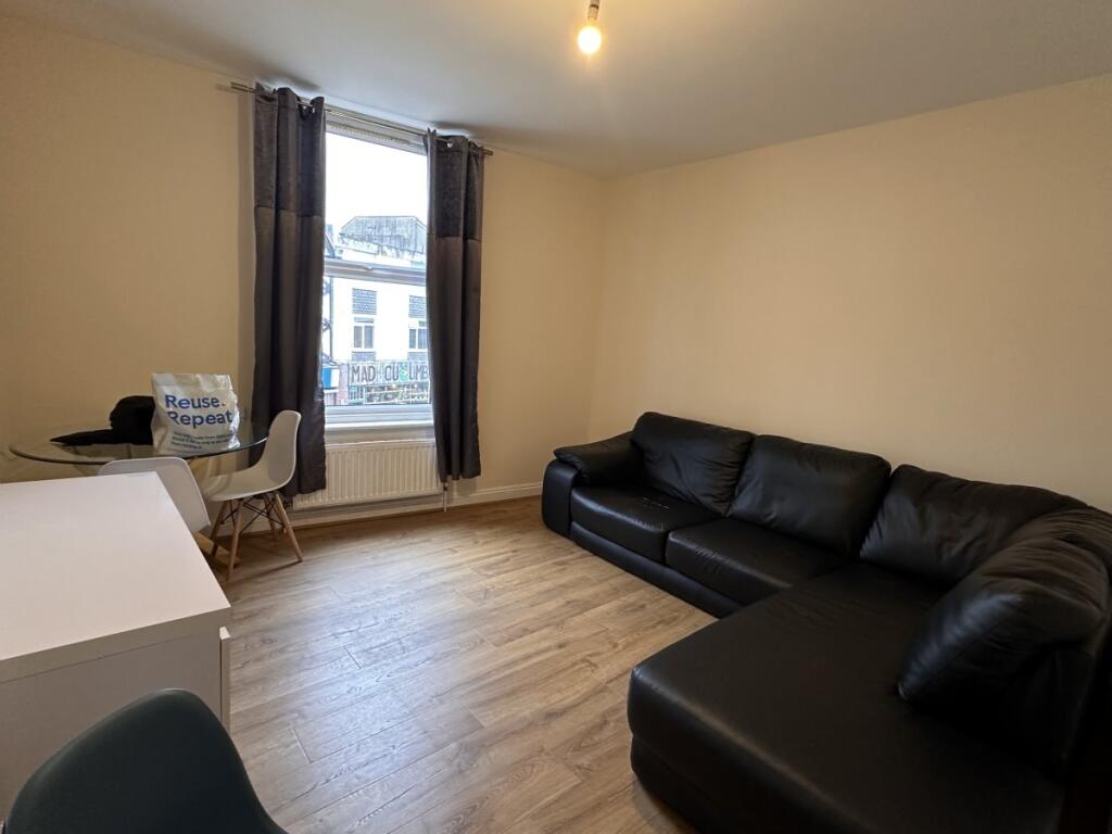 Additional image 6 of The Triangle, Triangle