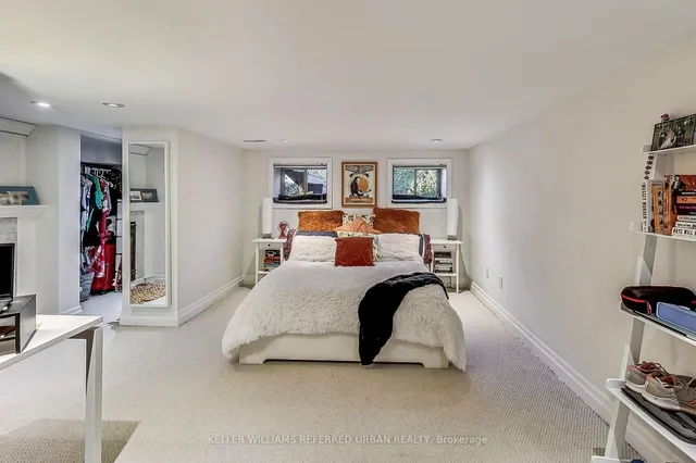 Additional image 34 of 36 Glenlake Ave