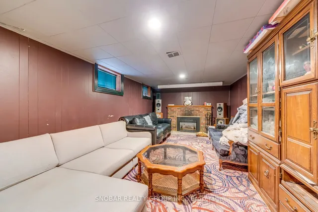 Additional image 21 of 47 Leggett Ave