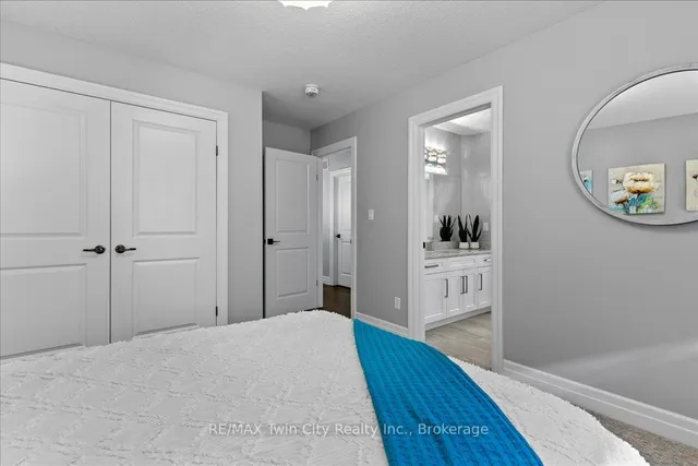 Additional image 32 of 68 Valleyscape Dr