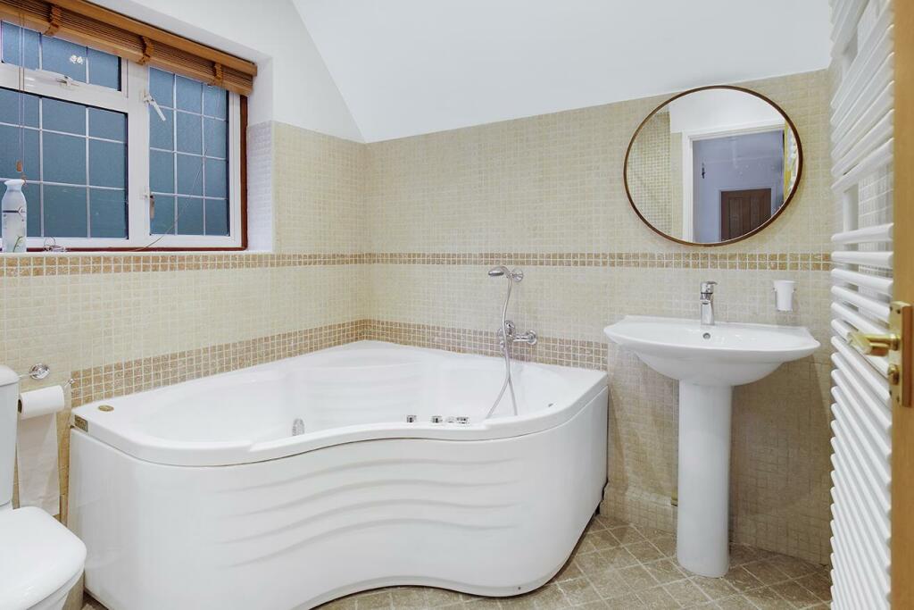 Additional image 27 of Firs Walk, Tewin, Welwyn