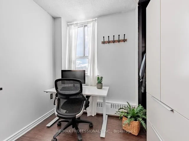 Additional image 13 of 541 Blackthorn Ave Unit 206