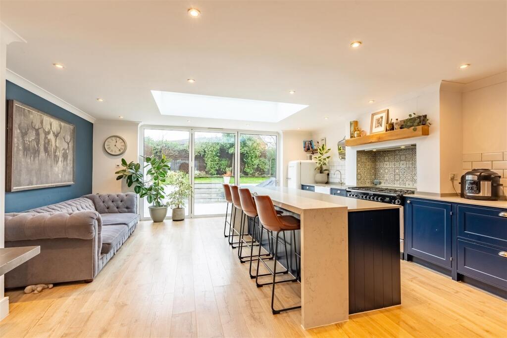 Additional image 33 of Park Lane, Colney Heath, St. Albans